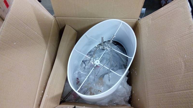 lot 550 image: 7208-15  Lamp
