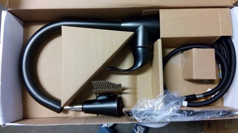 lot 950 image: Glacier Bay Market Single-Handle Pull-Down Sprayer Kitchen Faucet in Bronze