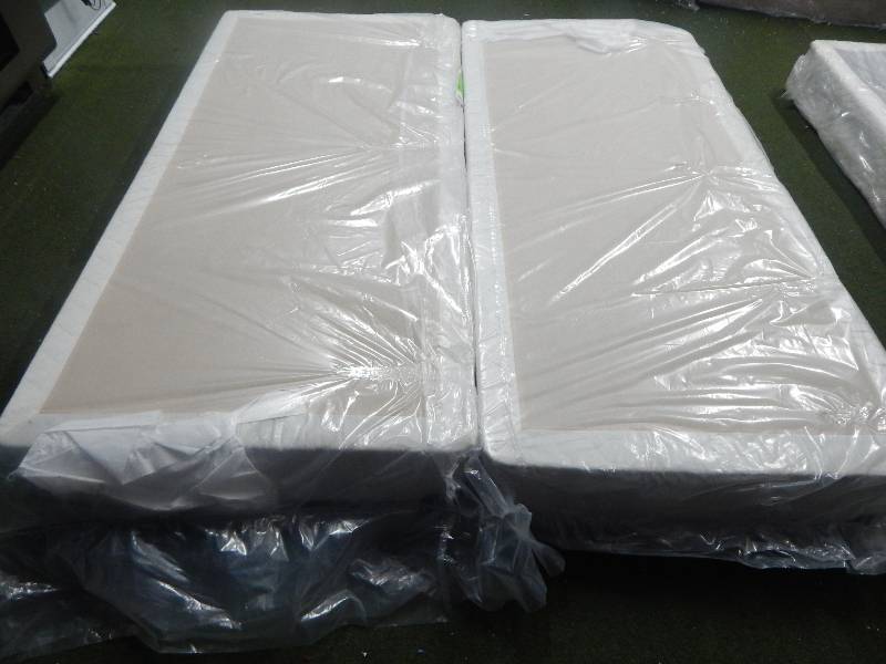 lot 1030 image: Sealy Posterpedic King box springs
