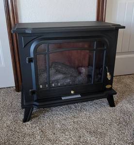 lot 106 image: Charmglow Electric Heater - Matte Black - Model# HBL-15SDLPM32