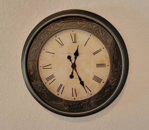 lot 113 image: Large 30 Wall Clock - Glenmont Clock Co.