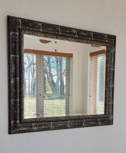 lot 115 image: Beveled Framed Decorative Mirror - 38 x 32
