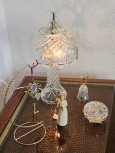 lot 133 image: Cut Glass Lamp, Crystal and Willow Tree