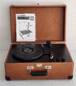 lot 143 image: Crosley CR49 Traveler Record Player - Tested Works