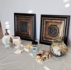 lot 170 image: Seashells, Decor and Wall Art