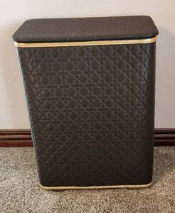 lot 175 image: Vintage Laundry Hamper - 21 x 12 x 29
