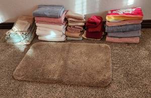 lot 177 image: Towels and Bathmat