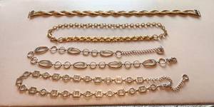lot 180 image: Womens Belts