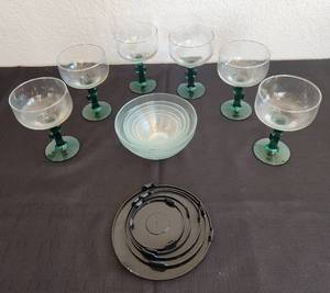 lot 208 image: 6 Glass Margarita Glasses and Glass Storage Bowls