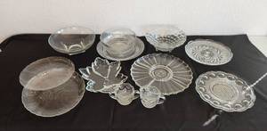lot 213 image: Glass Serving Dishes