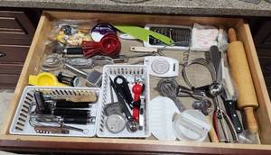lot 232 image: Utensils