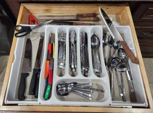 lot 233 image: Silverware and Knives