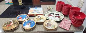 lot 252 image: Christmas Dishes - Bring Boxes