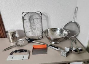 lot 253 image: Strainers