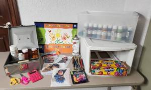 lot 258 image: Paints, Brushes and Scissors - Tote Included