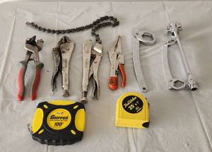 lot 452 image: Vise Grips, Measuring Tapes and Specialty Tools