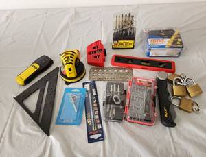 lot 453 image: Tools