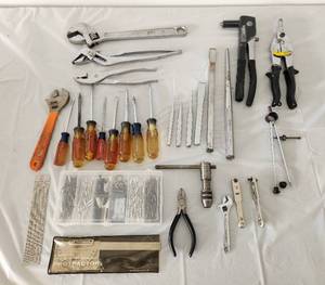 lot 454 image: Craftsman Tools