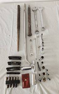 lot 457 image: Tools