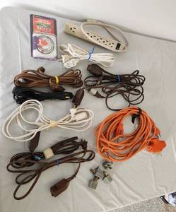 lot 462 image: Extension Cords