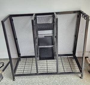 lot 474 image: Golf Bag Storage Rack - 38 x 16 x 33