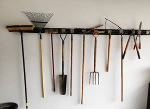 lot 480 image: Long Handled Tools