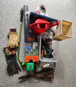 lot 486 image: Gardening Tools