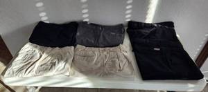 lot 284 image: Mens Size 34 Shorts and Pants