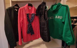 lot 291 image: Womens Jackets and Vest - Size Medium