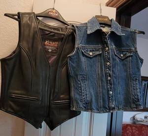 lot 292 image: Womens Leather and Demin Vest - Size Med