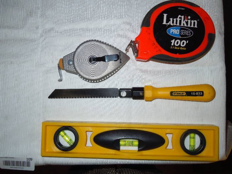 lot 109 image: Lot of Random Tools