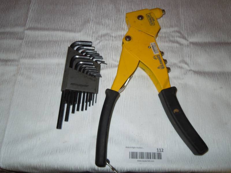 lot 112 image: Lot of Random Tools