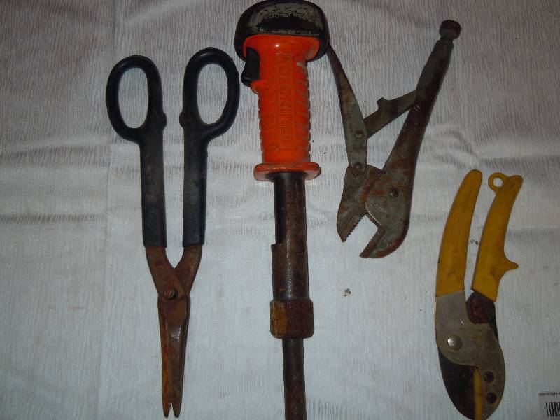 lot 116 image: Large Lot of Random Tools