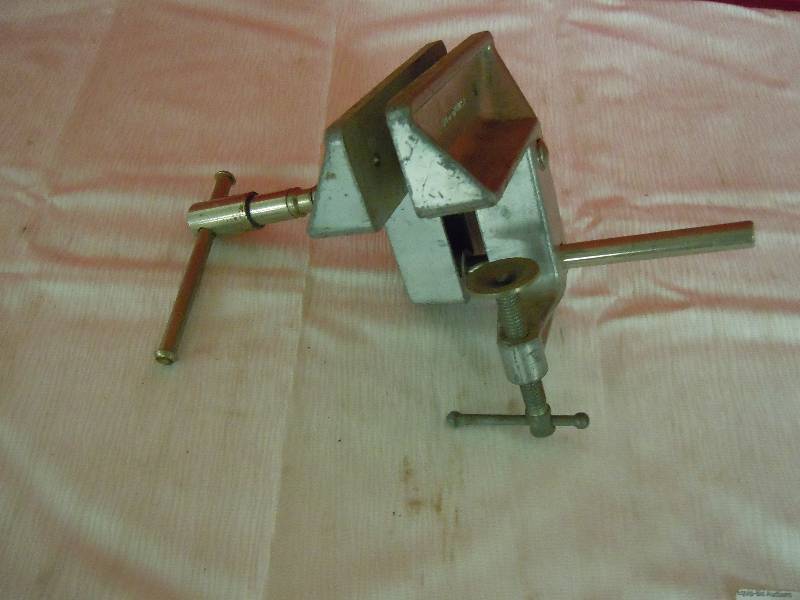 lot 169 image: Heavy duty clamp