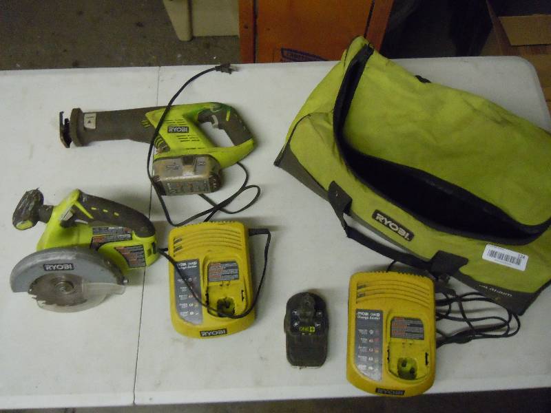lot 124 image: Ryobi cordless tool set