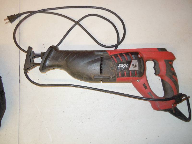 lot 128 image: Skil reciprocating saw