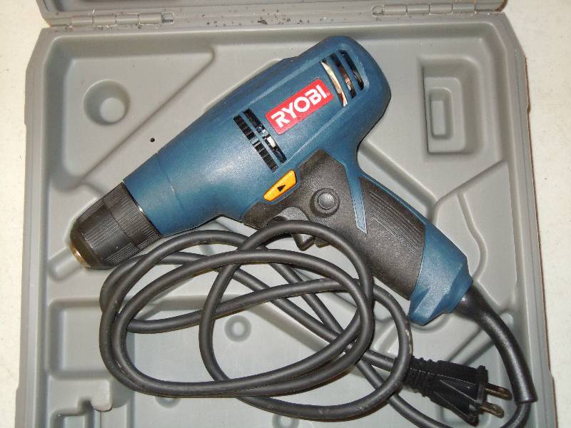 lot 138 image: Ryobi heat gun