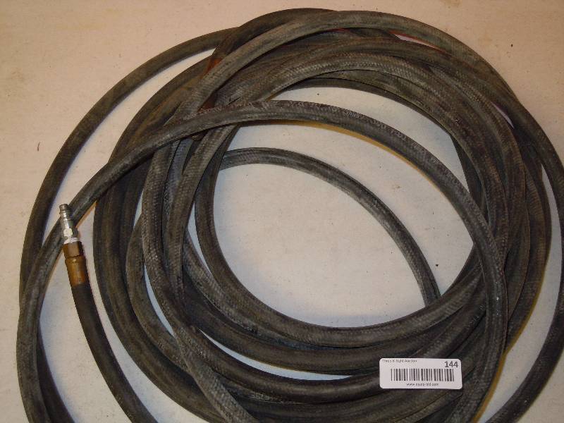 lot 144 image: Roll of 300 psi air hose