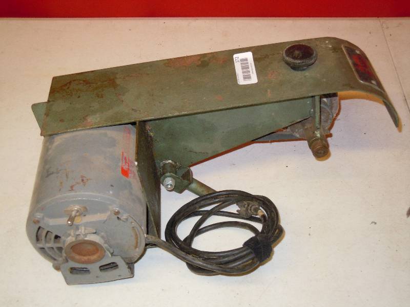 lot 172 image: Dayton vintage buffer