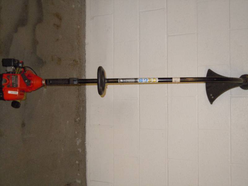 lot 147 image: Homelite weed eater