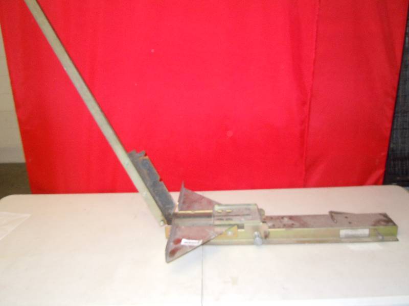 lot 182 image: Heavy duty siding cutter