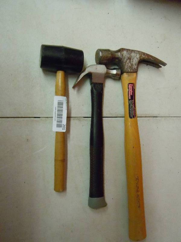 lot 201 image: Lot of hammers