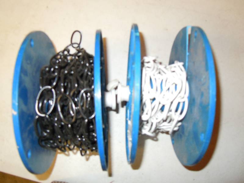 lot 203 image: Two rolls of chain