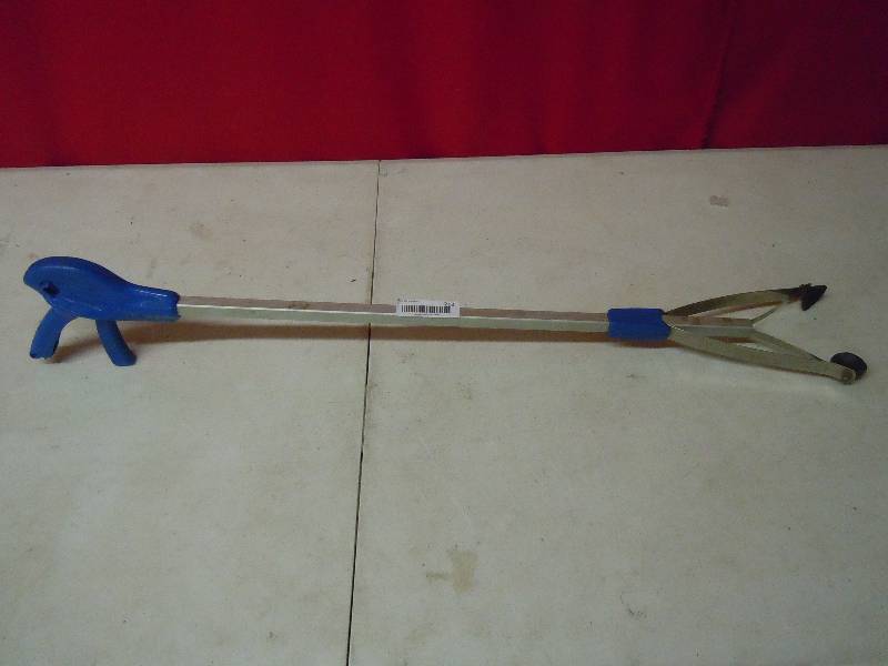 lot 212 image: Extension grabber