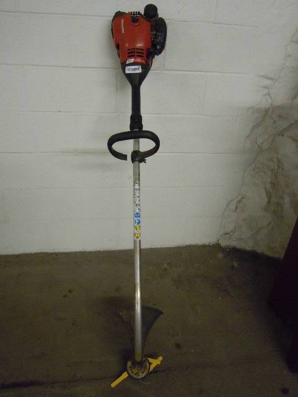 lot 218 image: Homelite Weed eater