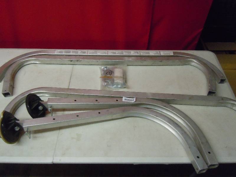 lot 224 image: Ladder stabilizers