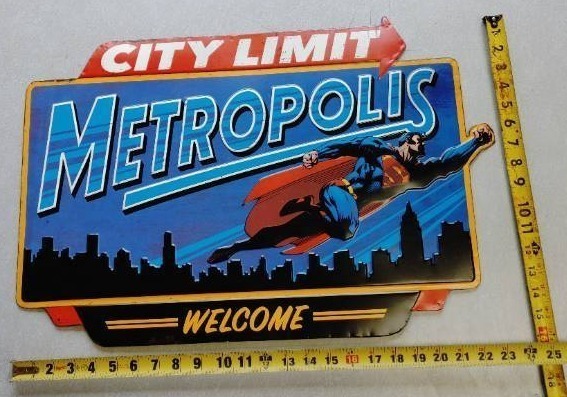 lot 8 image: Superman Metropolis Tin wall Sign