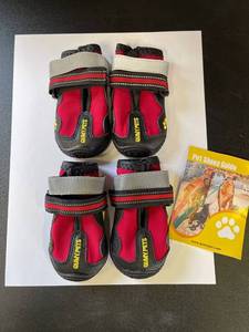 lot 370 image: QUMY Pets Dog Boots - Size 2