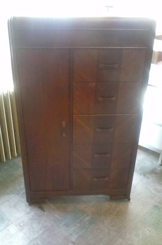 lot 1261 image: Waterfall Front Antique True Vintage Wardrobe Cabinet
