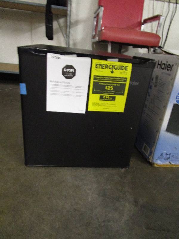 lot 422 image: Haier Refrigerator 1.7 cubic ft